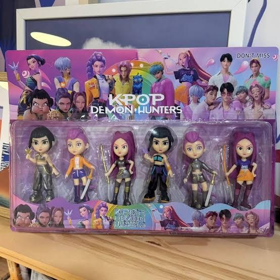 K-POP DEMON HUNTERS FIGURINES PACK OF 6